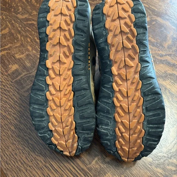 Merrell Tan and Black Men's Boots - Picture 6 of 7